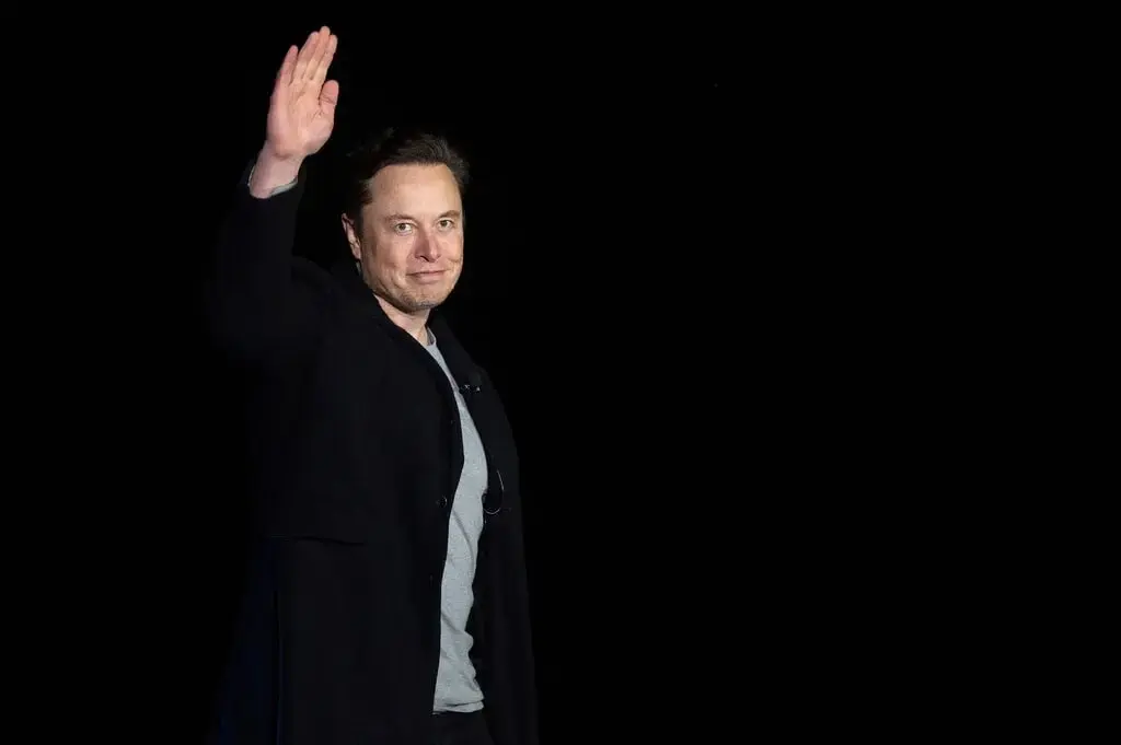 SpaceX xodimlari Ilon Maskni tanqid qilgani uchun ishdan bo‘shatilgan