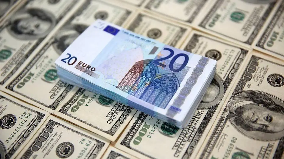Dollar kursi 2002-yildan beri birinchi marta yevro kursidan oshib ketdi