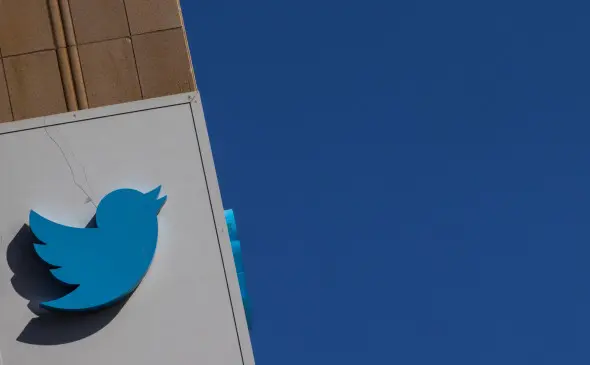 Twitter ijtimoiy tarmoqni sotib olishdan bosh tortgan Ilon Maskni sudga berdi