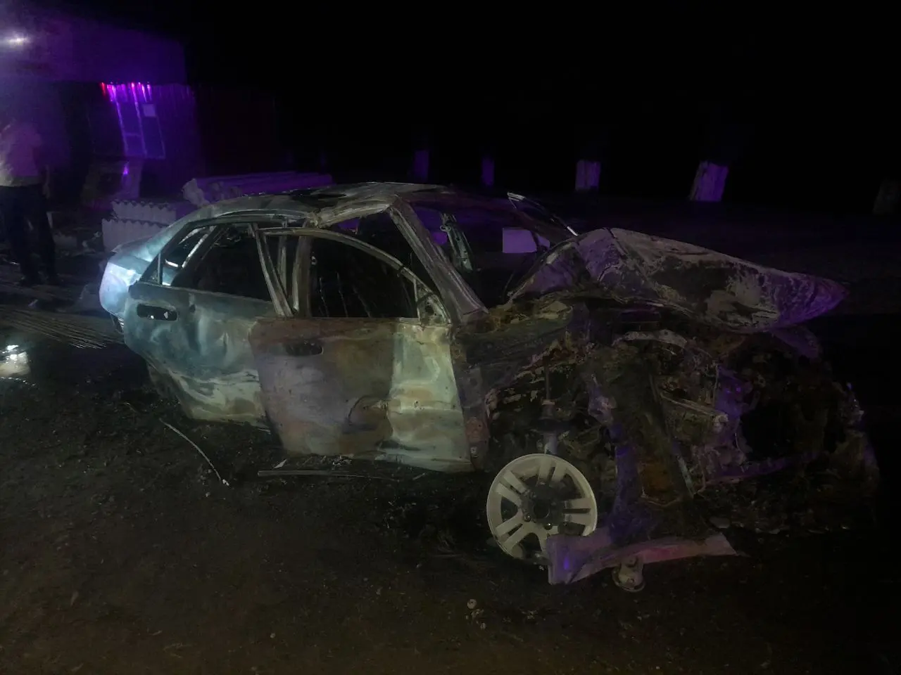 Namanganda Lacetti YTHga uchrab, haydovchisi bilan birga yonib ketdi (video)