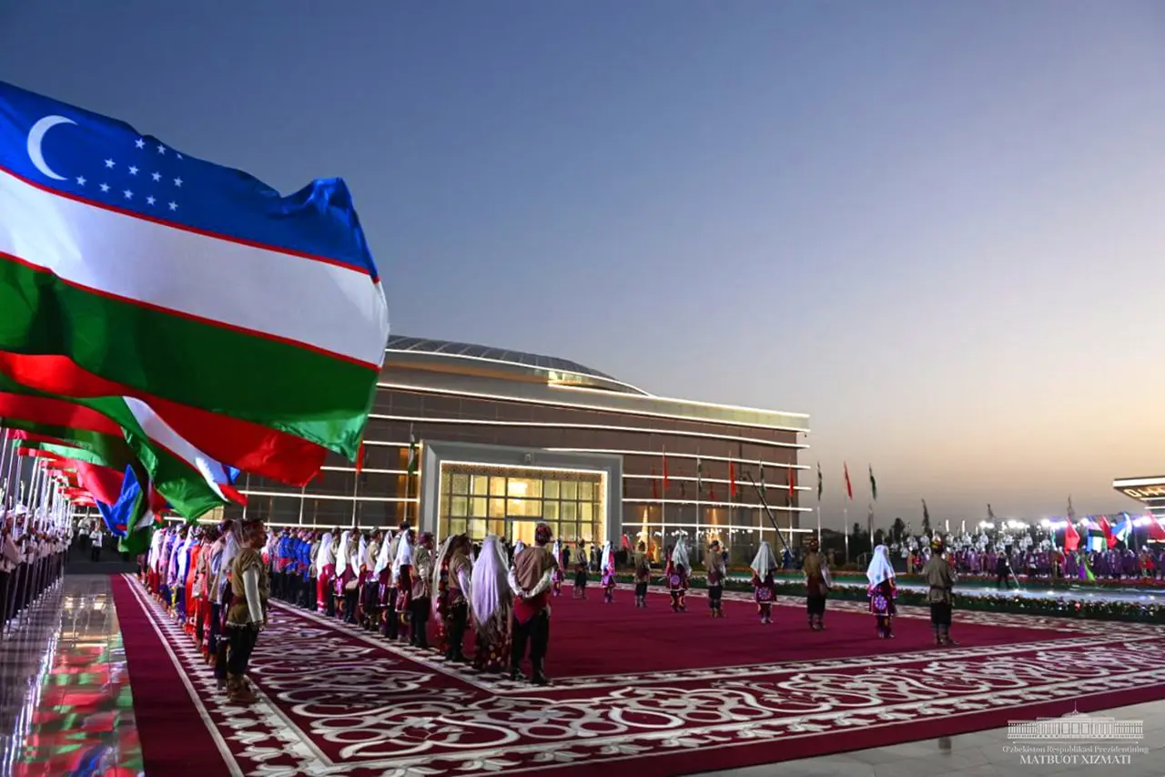 Xitoy raisi Si Szinpin Samarqandga keldi (foto)