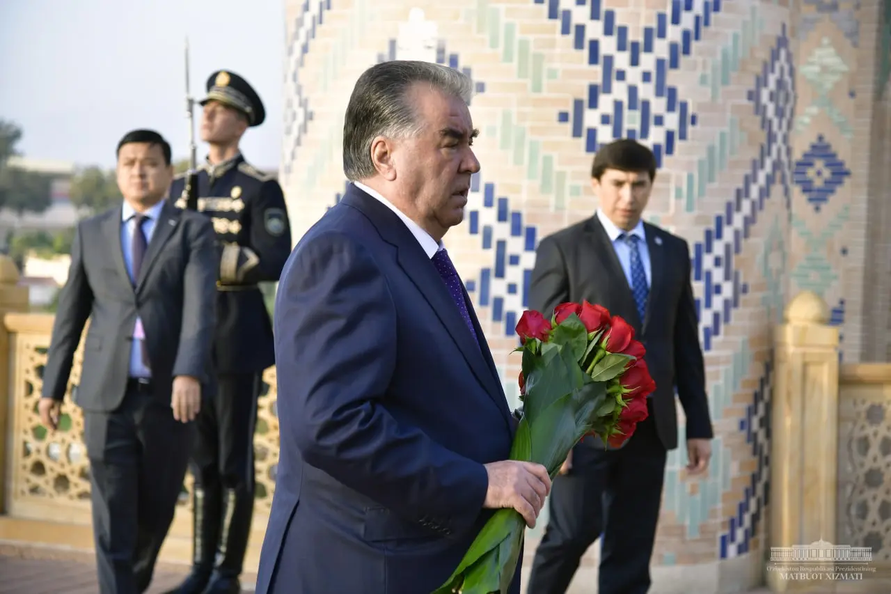 Emomali Rahmon Samarqand shahriga keldi (foto)