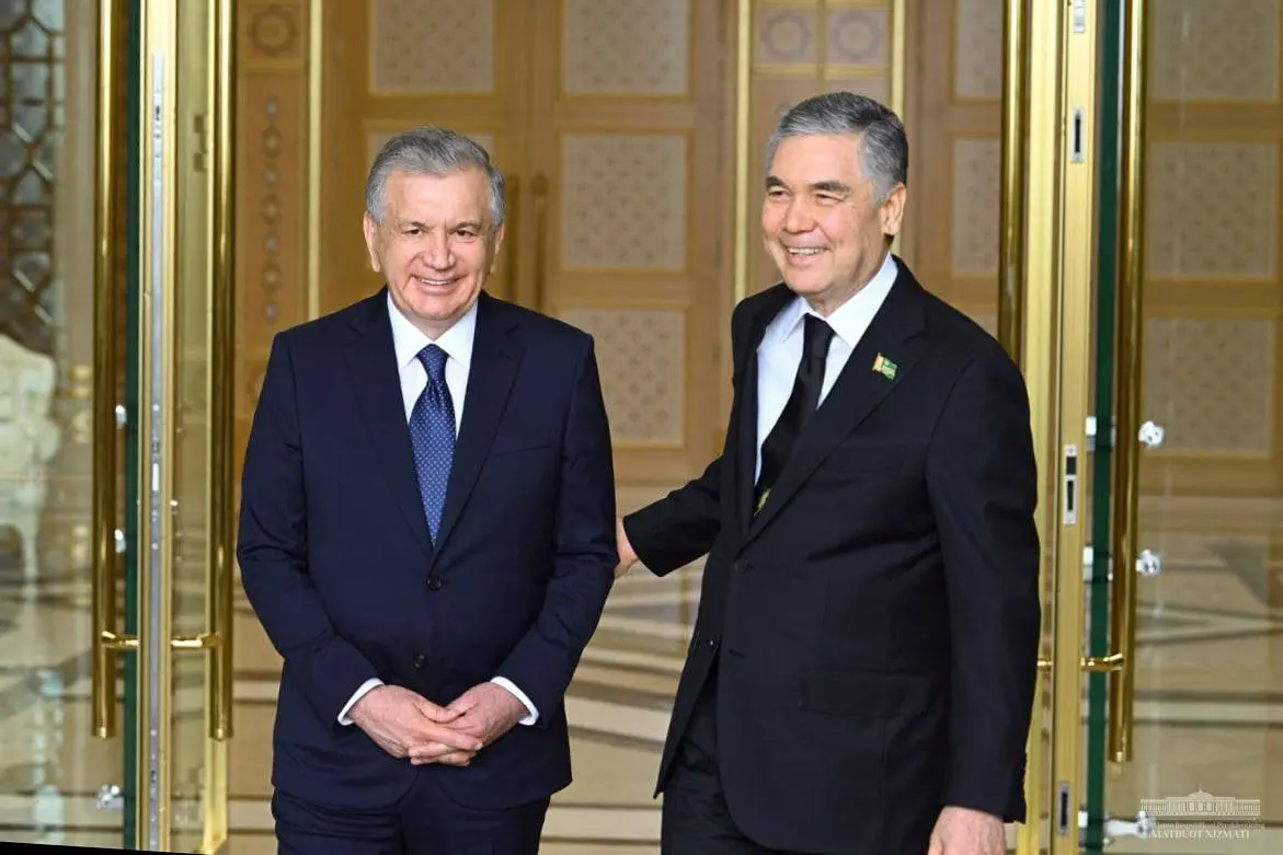 Shavkat Mirziyoyev meets with Gurbanguly Berdimuhamedov in Turkmenistan