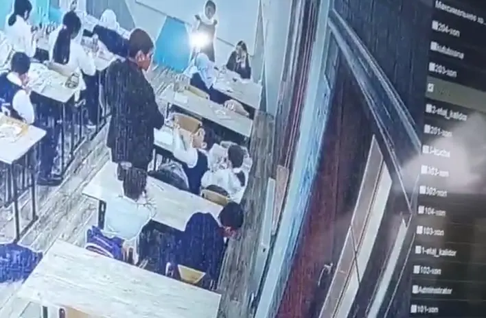 “Uydagilarga yetkazsangiz, battar bo‘ladi”. Toshkentdagi xususiy maktabda o‘quvchilar kaltaklab kelingani aytilmoqda (video)
