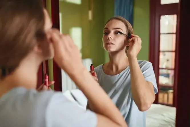 Kipriklarni tush bilan uzun va qalin qilish uchun 4 ta oddiy layfxak