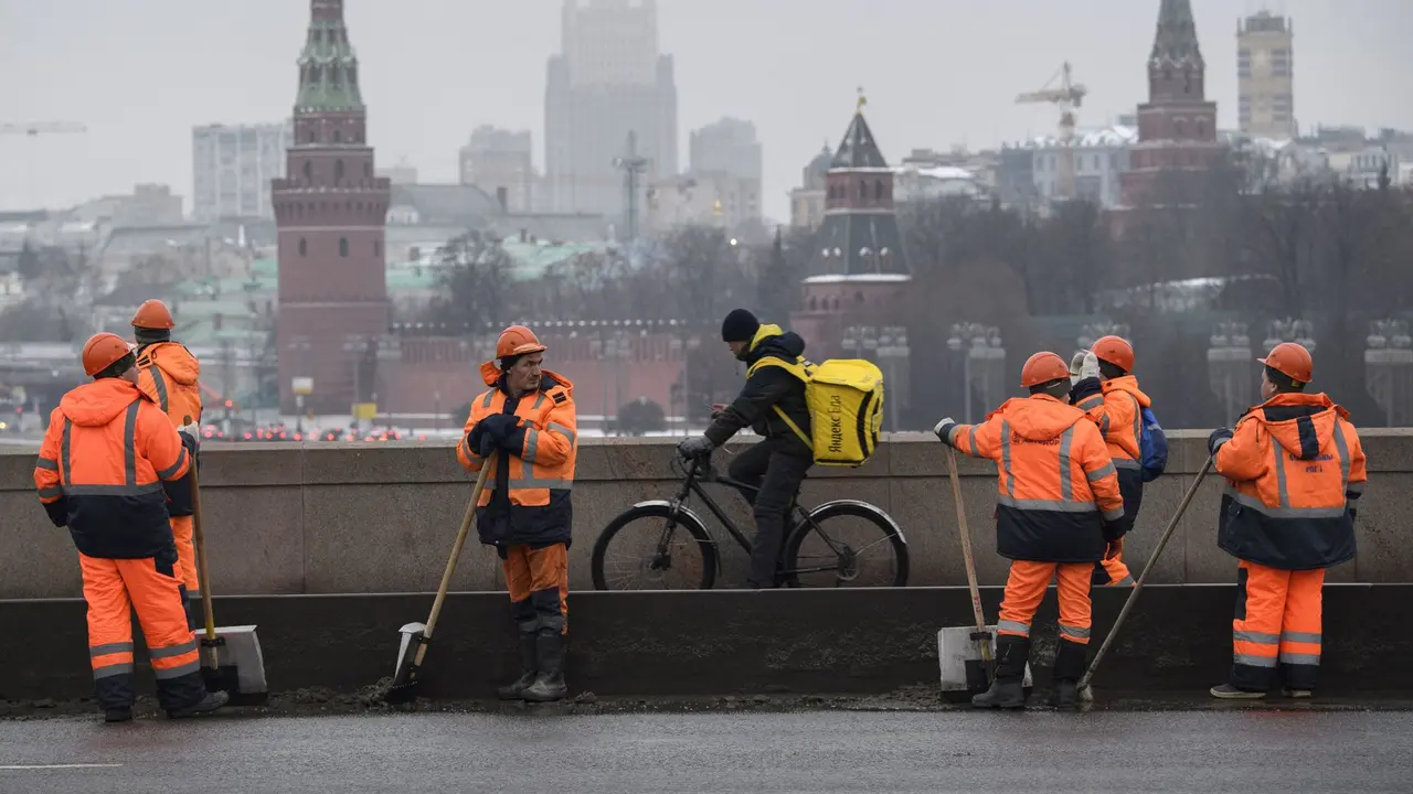 Больше трети мигрантов в России оказались узбекистанцами