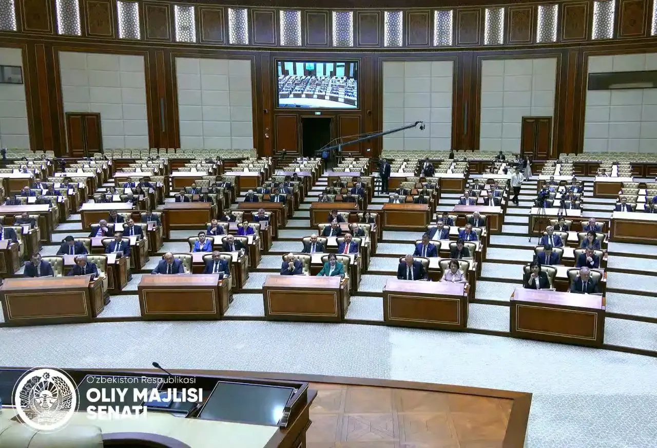 Senat Konstitutsiyaviy qonunni va uni umumxalq referendumiga qo‘yishni ma’qulladi