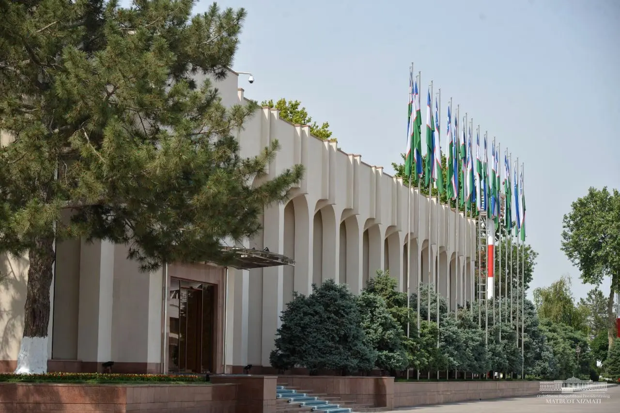 Shavkat Mirziyoyev amaliy tashrif bilan Moskvaga jo‘nab ketdi