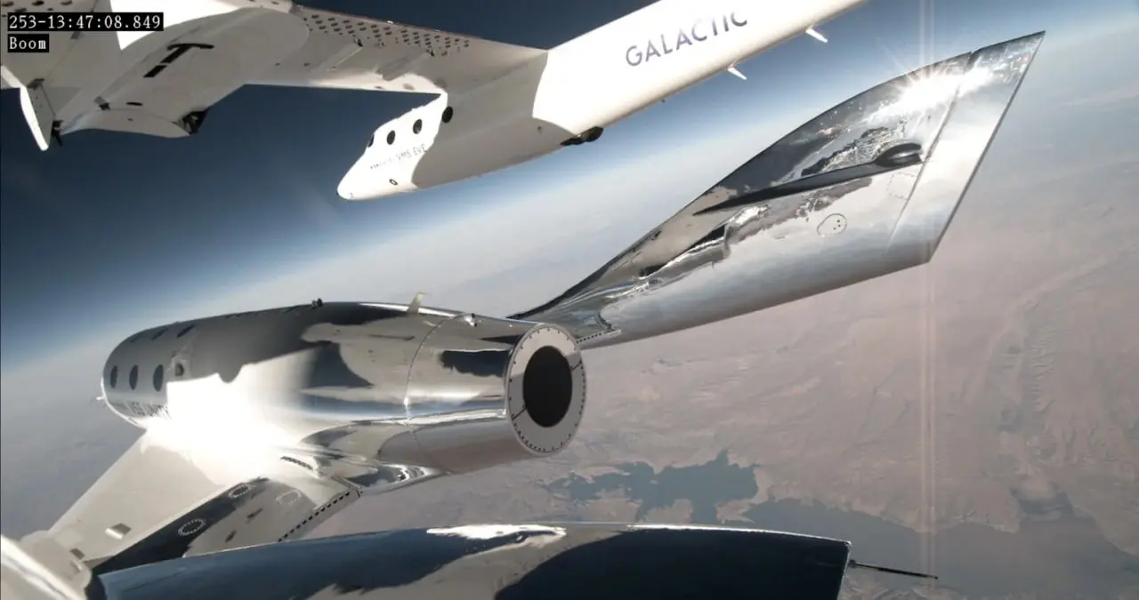 Virgin Galactic kosmik samolyoti birinchi tijoriy suborbital parvozini amalga oshirdi (video)