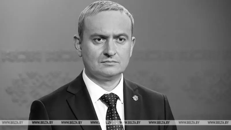 Беларусда яна бир вазир тўсатдан вафот этди