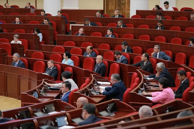 Uzbekistan legislators discuss amendments establishing "Secular State"