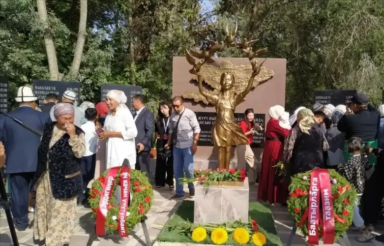  В Баткене установили мемориал с именами кыргызстанцев, погибших в таджикско-кыргызском конфликте