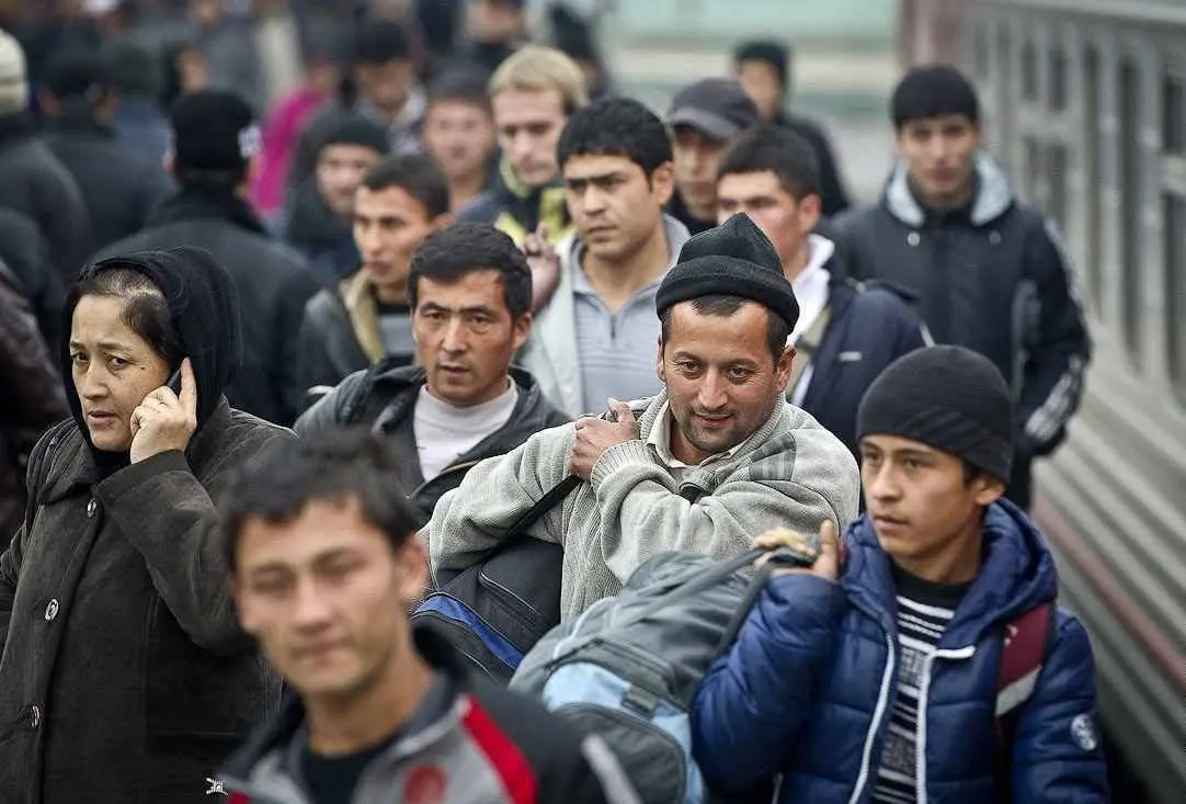 Rossiyaga migrantlarning kirishini cheklash taklif qilindi 