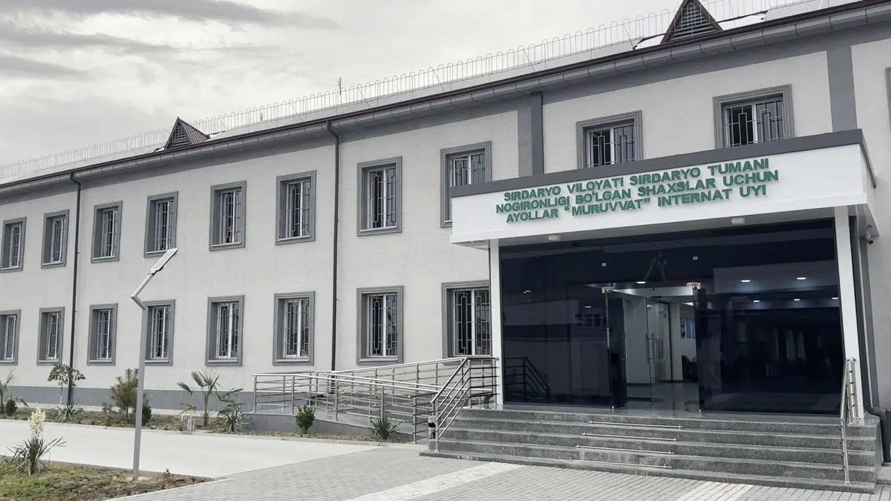 Sirdaryoda ruhiy nosog‘lom ayolni mazax qilgan xodimlar jarimaga tortildi