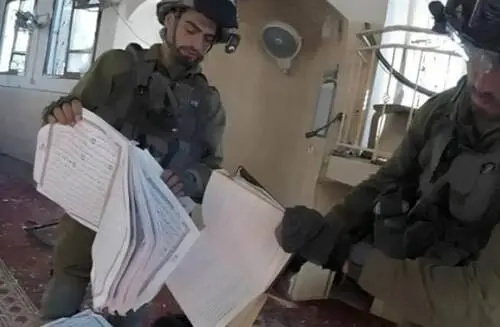 Isroil harbiylari G‘azodagi masjidda Qur’onni yoqib yubordi (video)