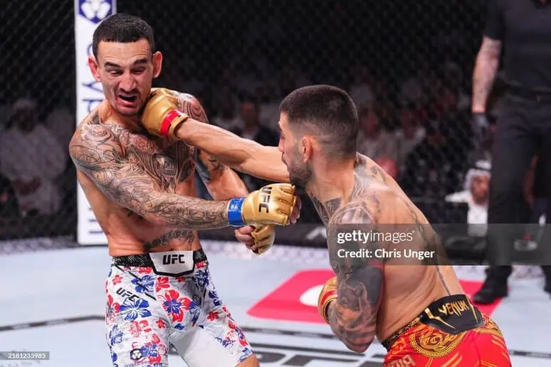 UFC 308 турнирининг бонуслари маълум бўлди 