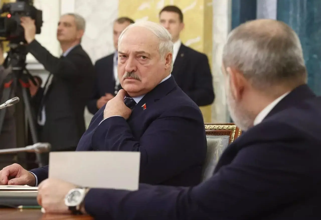 Лукашенко ва Пашинян ЕОИИ йиғилишида тортишиб қолди (видео)