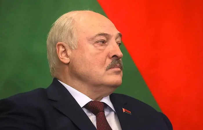Лукашенко Беларусдаги сайловларда тартибсизликлар юзага келса, ҳарбийларни жалб қилишга тайёрлигини маълум қилди