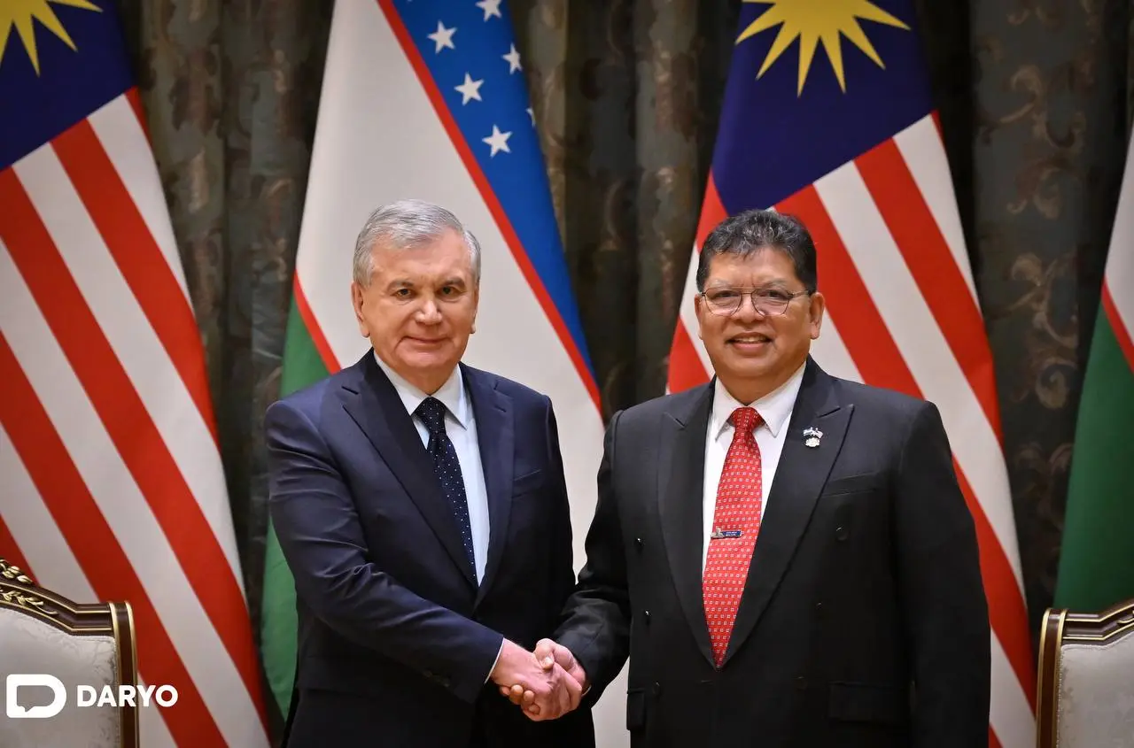 Shavkat Mirziyoyev Malayziyaga yetib bordi (foto)