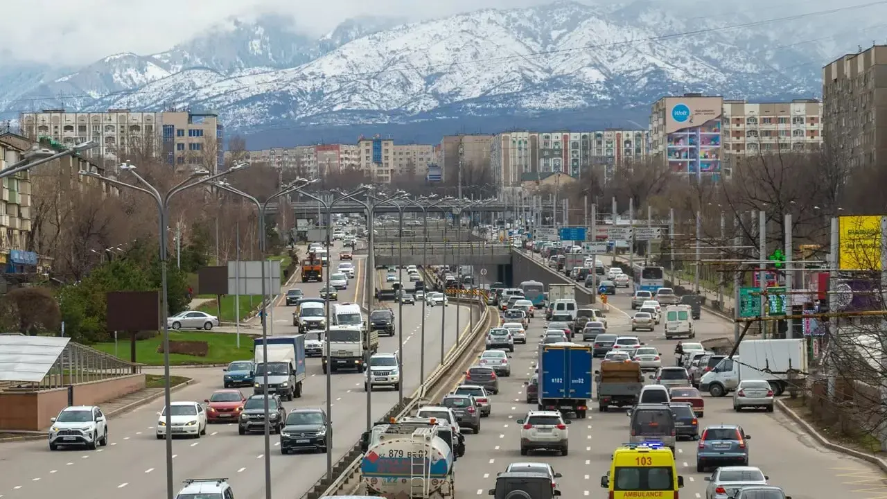 Олмаота шаҳрига автомобиллар кириши пулли бўлиши мумкин