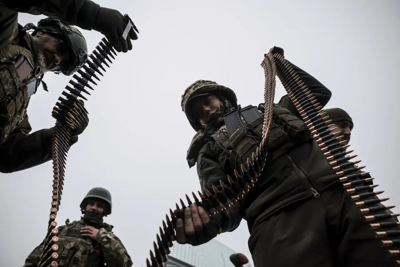 Tramp Ukrainaga barcha harbiy yordamni to‘xtatib qo‘ydi 