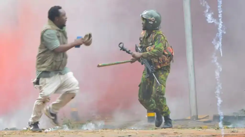 Keniyada hukumatga qarshi namoyishlarda 16 kishi halok bo‘ldi (video)