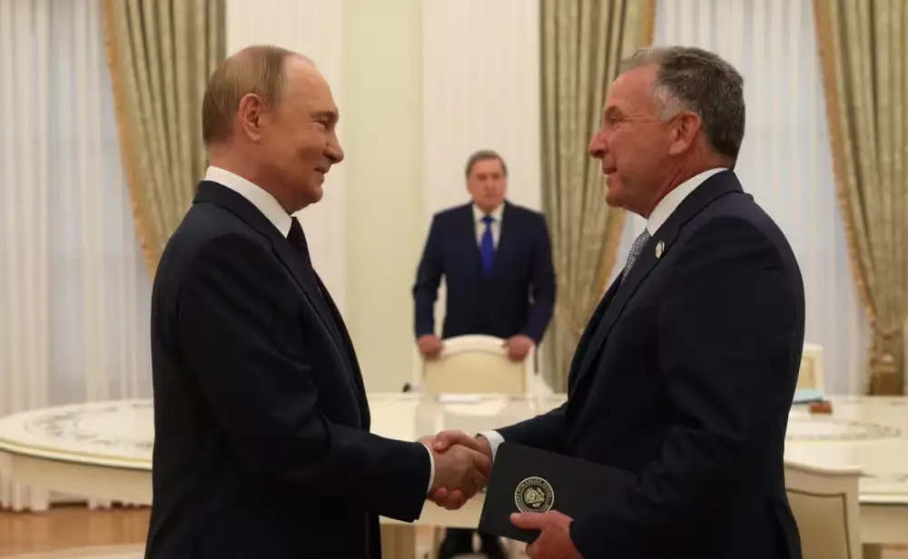 Владимир Путин принял в Кремле спецпосланника США Стивена Уиткоффа