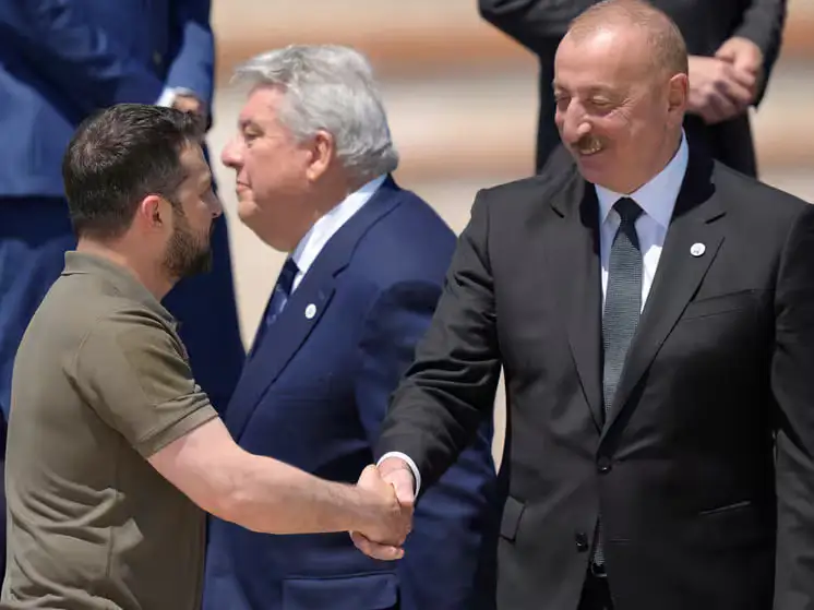 Ozarbayjon Ukrainaga qurol yetkazib berishni tiklashi mumkin