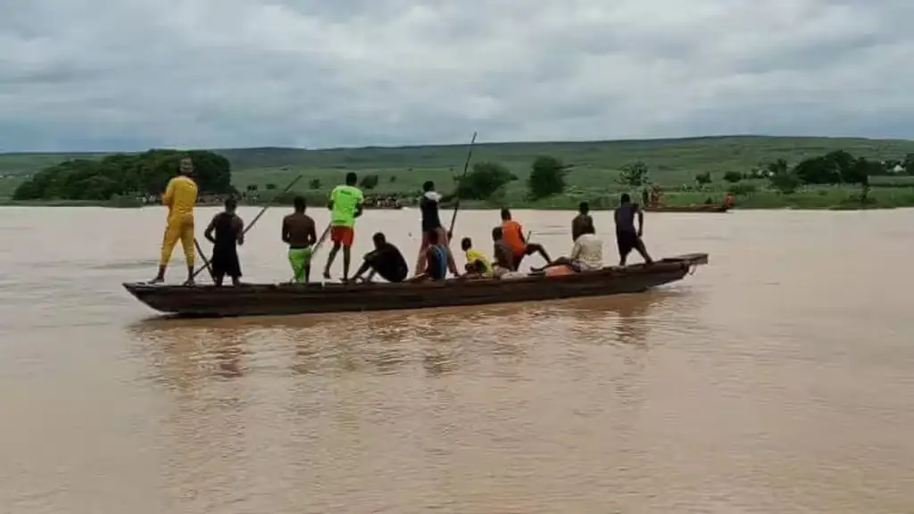 Nigeriyada qayiq ag‘darilib ketdi: 50 dan ortiq yo‘lovchi bedarak yo‘qoldi