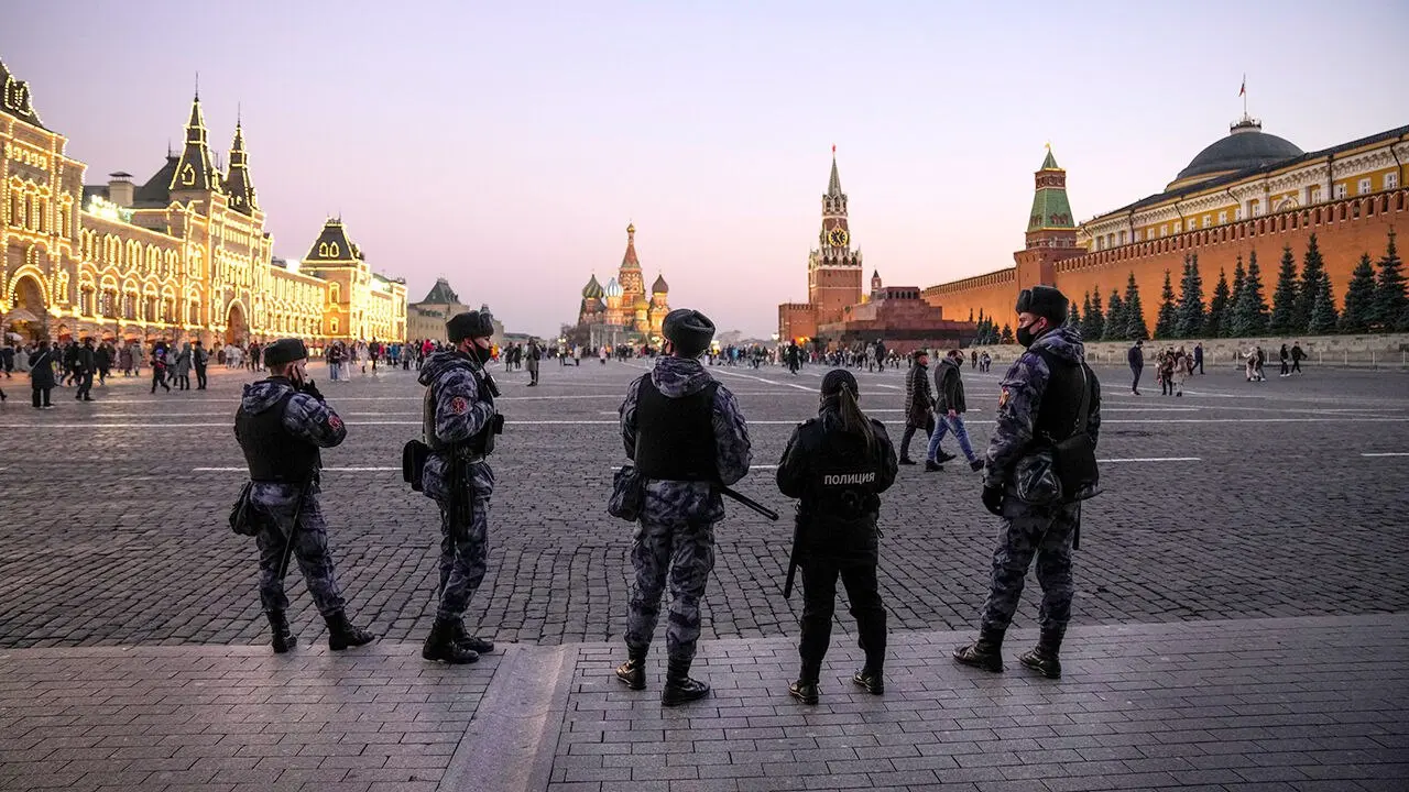 Sanksiyalar va rus neftini sotib olayotgan davlatlarga boj qo‘llash Rossiya iqtisodiyotini qulatishi mumkin — The Economist