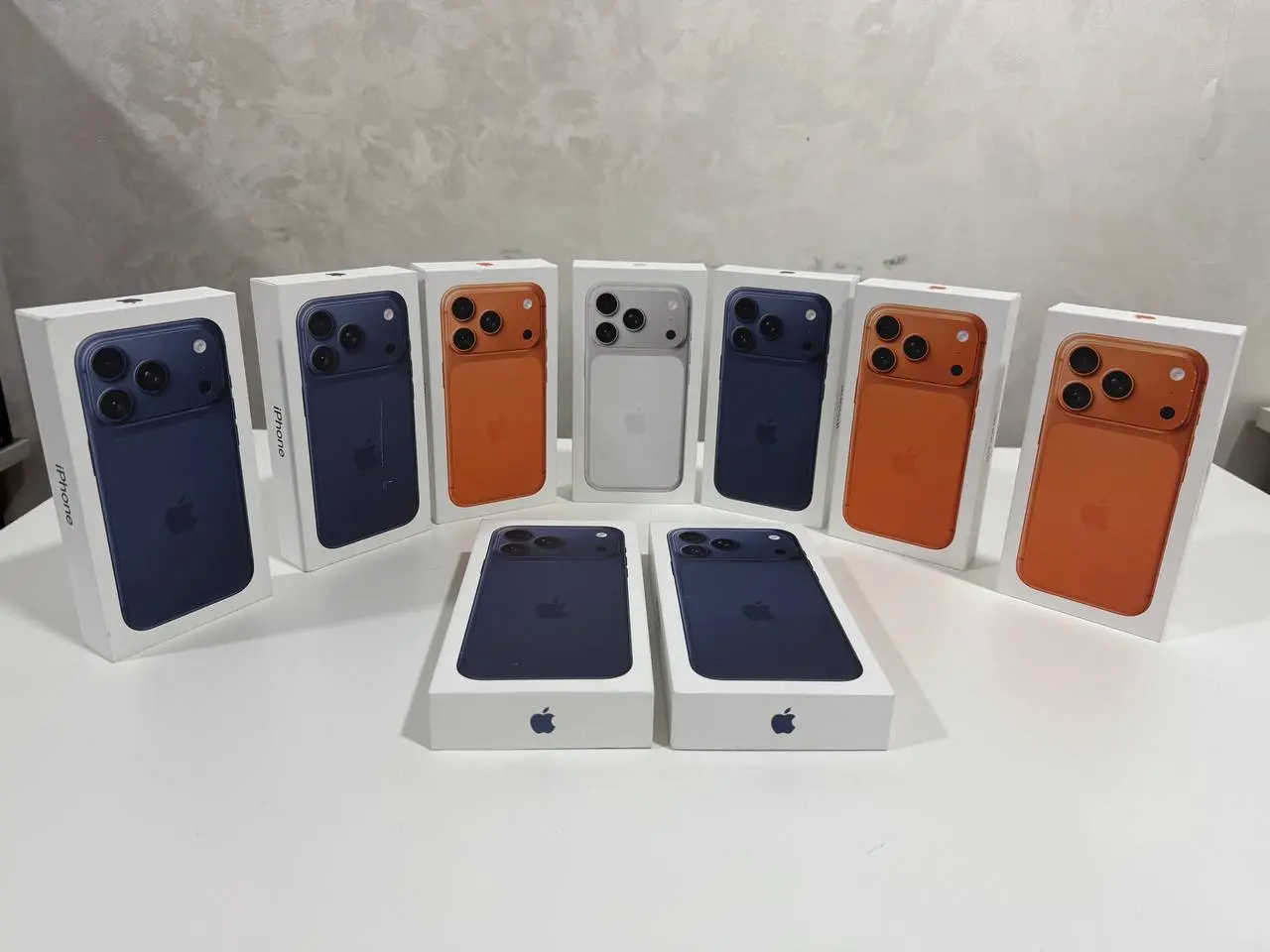 Toshkent aeroportida 9 ta iPhone 17 ni noqonuniy olib kirayotgan shaxs ushlandi