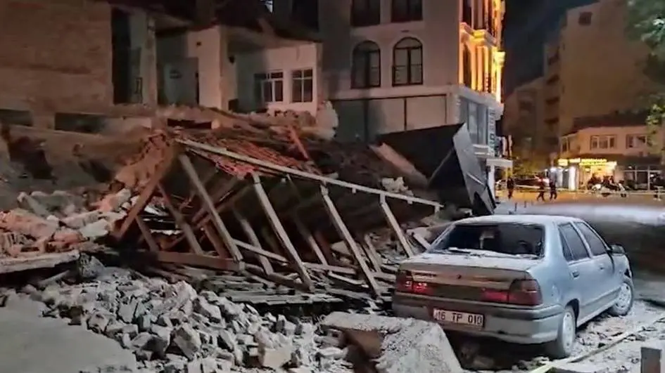 В Турции произошло землетрясение магнитудой 6,1 (видео)