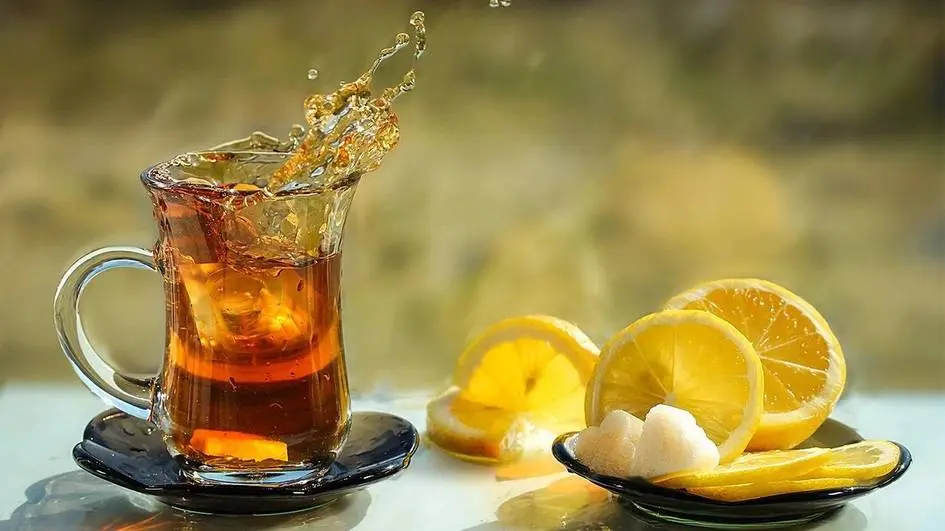 Istanbuldagi kafe limonli choy ortidan salkam 900 dollar jarimaga tortildi