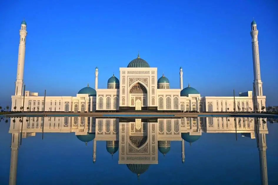 Шавкат Мирзиёев прибыл в Самарканд (фото)