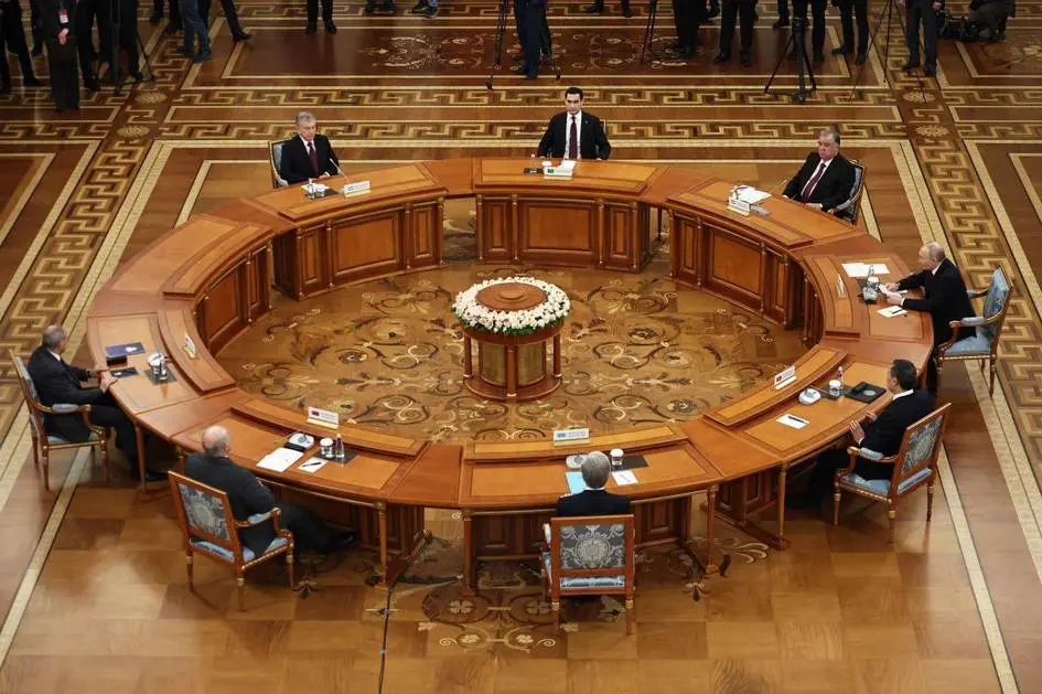 Shavkat Mirziyoyev MDH davlatlari rahbarlarining norasmiy uchrashuvida ishtirok etdi