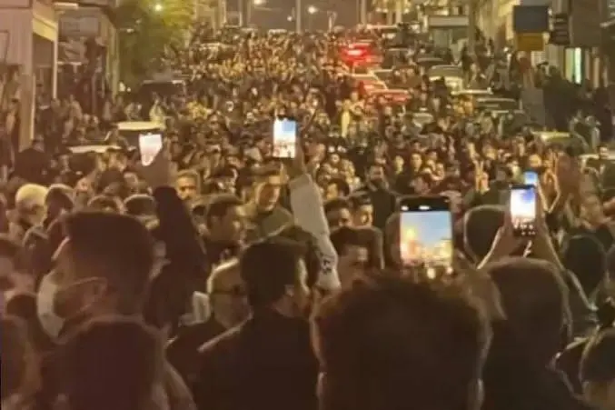 Eronda namoyishlar: kamida 45 kishi halok bo‘ldi, mamlakatda internet uzib qo‘yildi