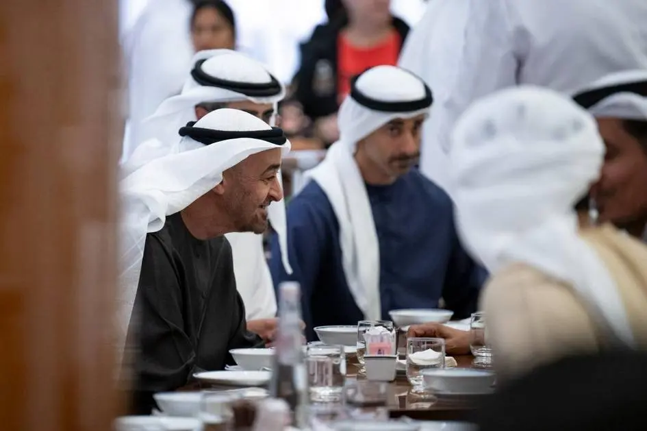BAA prezidenti Eron hujumlari fonida Dubai Mall’ni sayr qildi (video)
