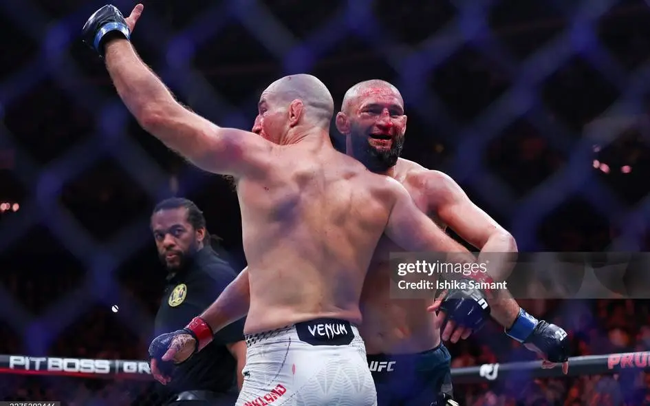 UFC. Хамзат Чимаев фаолиятида илк бор мағлуб бўлди, Стрикленд — янги чемпион