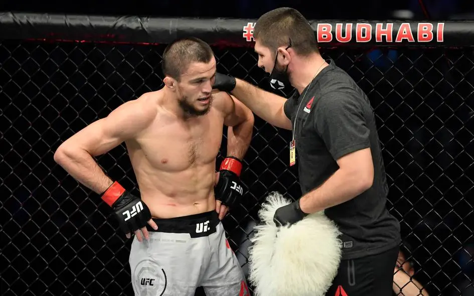 Nurmagomedov va Ankalayev oktagonga qaytmoqda (foto)