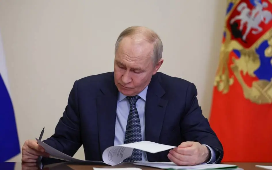 Rossiyani tark etgan fuqarolar mol-mulkidan ayrilishi mumkin: Putin yangi qonunni imzoladi