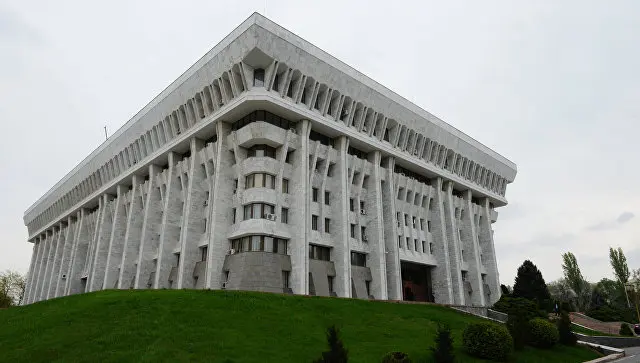 Қирғизистон парламентида қирғиз алифбосини лотинчага ўтказиш таклиф қилинди