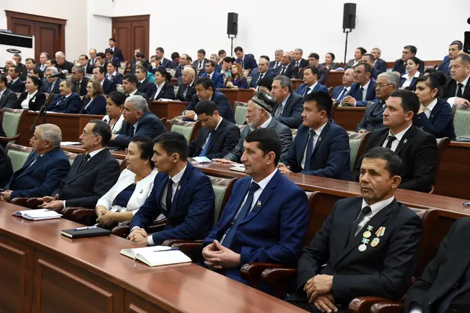 Бухорода депутатлар ва сенаторлар 630 дан ортиқ хонадонда суҳбат ўтказди