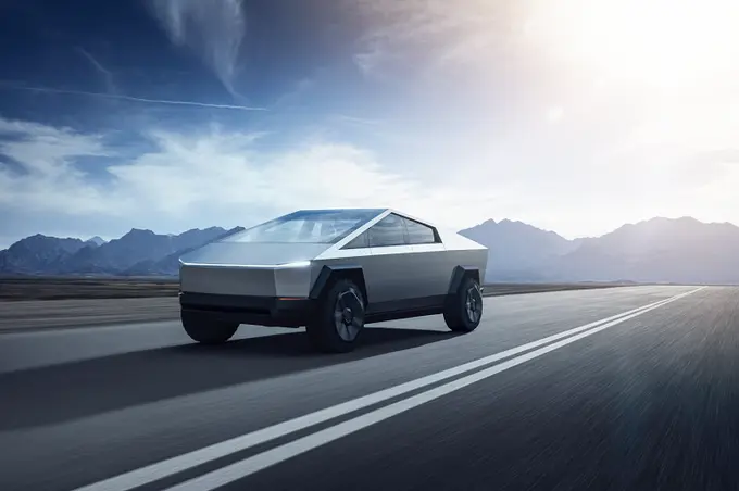 Tesla Cybertruck oddiy garajga sig‘maydi, biroq Ilon Mask uni kichraytirish niyatida emas