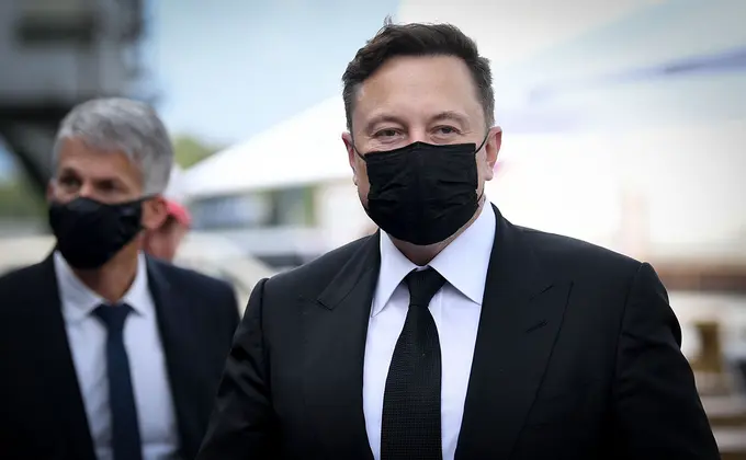 Ilon Mask bir kunda koronavirusga to‘rtta test topshirdi. Ikkita test natijasi ijobiy chiqdi