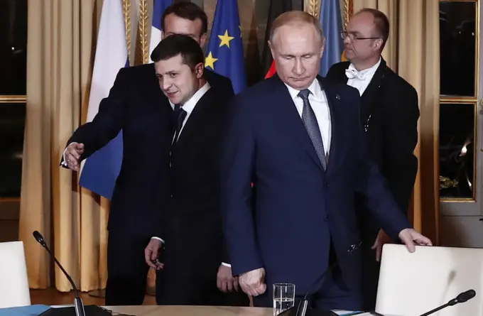 Киев Зеленскийнинг Путин билан Москвада учрашишини имконсиз деб атади