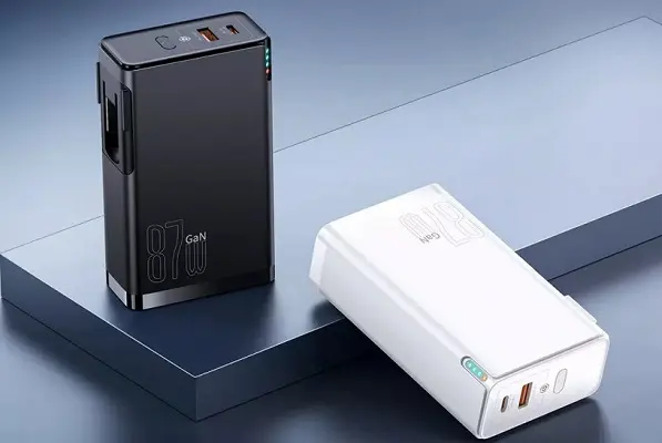 Baseus kompaniyasi smartfon va noutbuklar uchun mo‘ljallangan “ikkitasi birda” quvvatlantirgichni taqdim etdi