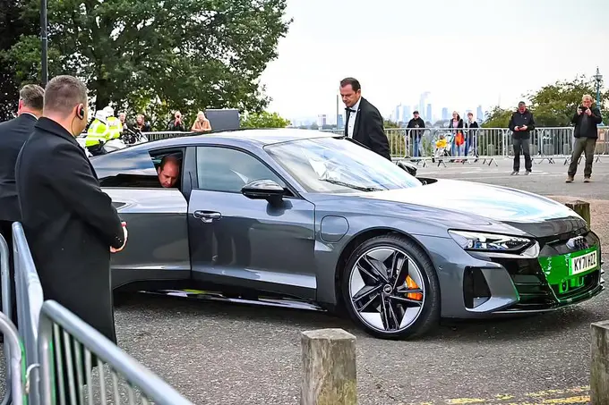 Шаҳзода Уильям ва унинг рафиқаси 152 минг долларлик Audi электрокаридан фойдаланишга ўтди (видео)