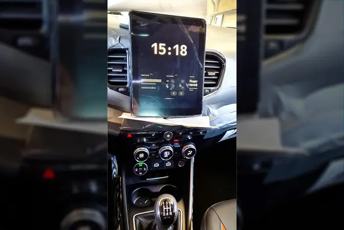 Янги Lada Vesta худди Tesla’даги каби вертикал сенсор экранга эга бўлади