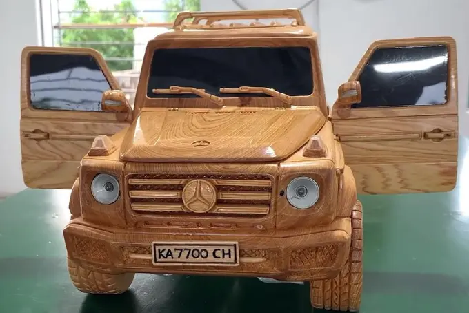 Видео: Ёғоч бўлагидан Gelandewagen’нинг аниқ нусхасини яратиш жараёни