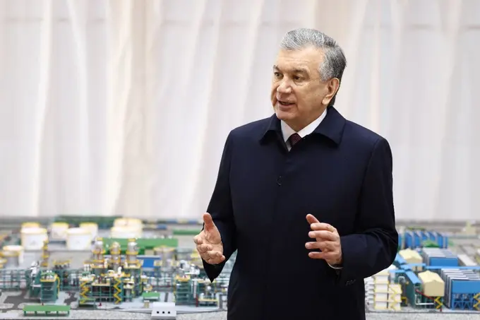 «Мени хурсанд қилаётгани 3-4 миллиард АҚШ долларига тенг GTL мажмуасини 40 га кирмаган қоракўзларимиз бошқаряпти» — Шавкат Мирзиёев